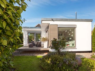 Fertighaus F 10-049.9.1 - FlyingSpace als Winkelbungalow von SchwörerHaus Schlüsselfertig ab 231517€, Bungalow Außenansicht 2