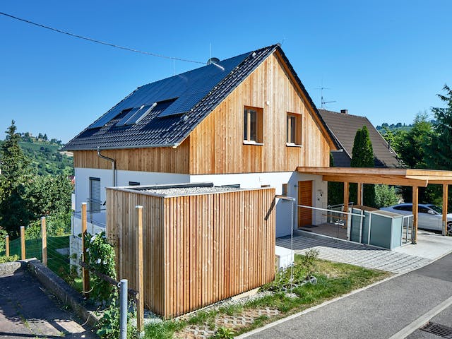 Blockhaus Stuttgart von Rems-Murr-Holzhaus Schlüsselfertig ab 433000€, Satteldach-Klassiker Außenansicht 2