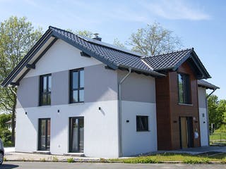Fertighaus Musterhaus „Smarthome Paderborn“ von Suckfüll Energiesparhaus, Satteldach-Klassiker Außenansicht 2
