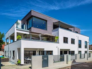 Fertighaus Mehrgenerationenhaus mit 4 Mietwohnungen von WeberHaus - Mehrfamilienhäuser, Cubushaus Außenansicht 1