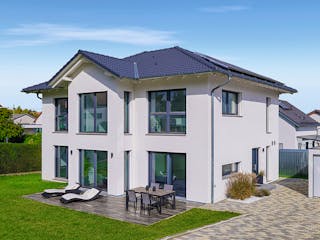Fertighaus Kundenhaus Karg von WeberHaus Schlüsselfertig ab 525000€, Stadtvilla Außenansicht 2