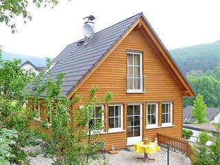 Fertighaus Haus Müller von Wiese und Heckmann, Satteldach-Klassiker Außenansicht 1