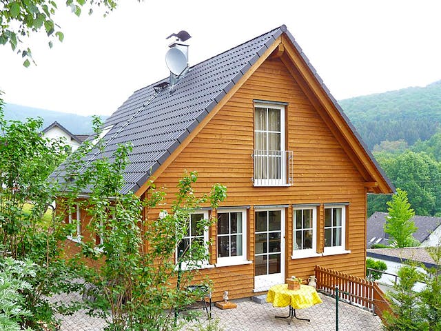 Fertighaus Haus Müller von Wiese und Heckmann, Satteldach-Klassiker Außenansicht 1