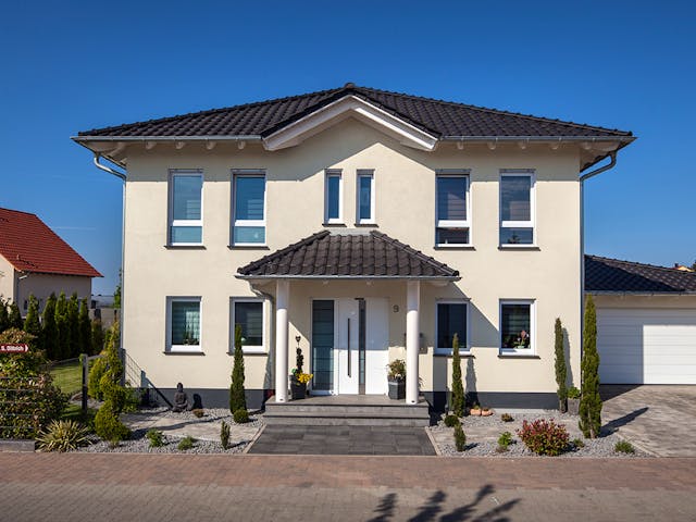 Fertighaus Kundenhaus Lindner von Witt Zimmerei, Stadtvilla Außenansicht 1 Fertighaus Kundenhaus Lindner von Witt Zimmerei, Stadtvilla Außenansicht 1