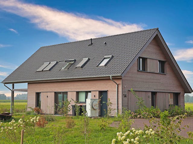 Fertighaus Thoma Landhaus Modern von Zimmerer-Profibau Schlüsselfertig ab 750000€, Satteldach-Klassiker Außenansicht 1